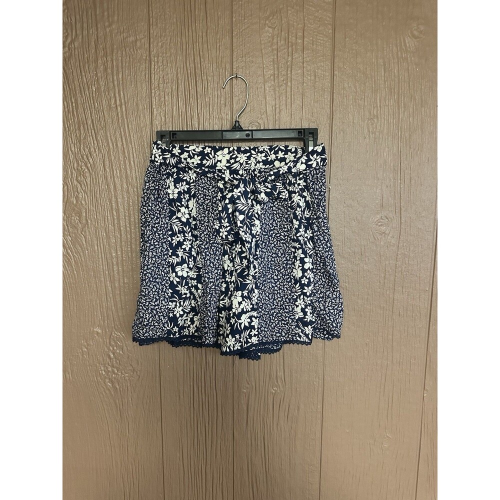 Angie Mixed Floral Print Flowy Embroidered Shorts Size Large NWT Blue White‎